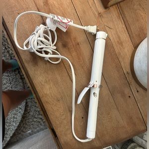 T3 1 1/4 in curling iron